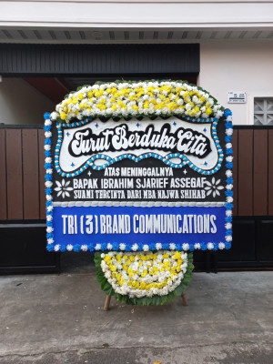 Papan Bunga Duka di Periuk